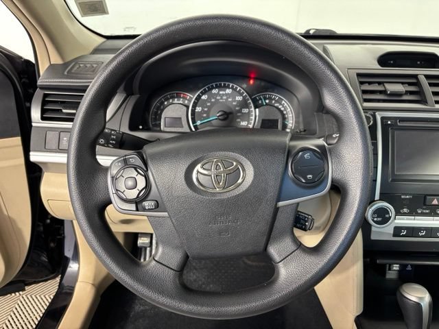 Used 2012 Toyota Camry LE FWD image 12