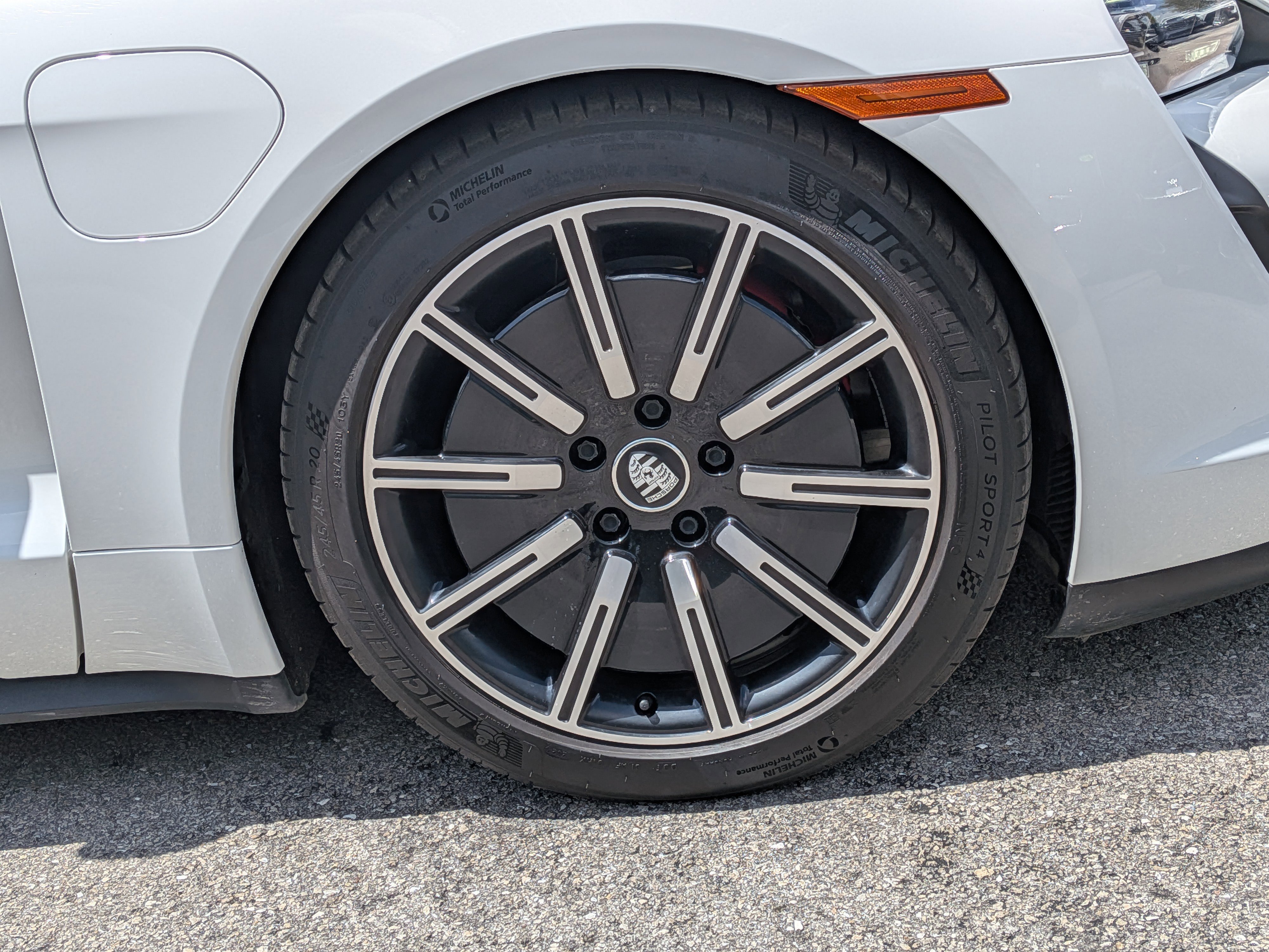 Used 2022 Porsche Taycan 4S AWD/4WD image 11