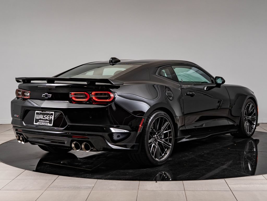 Used 2021 Chevrolet Camaro ZL1 RWD image 10