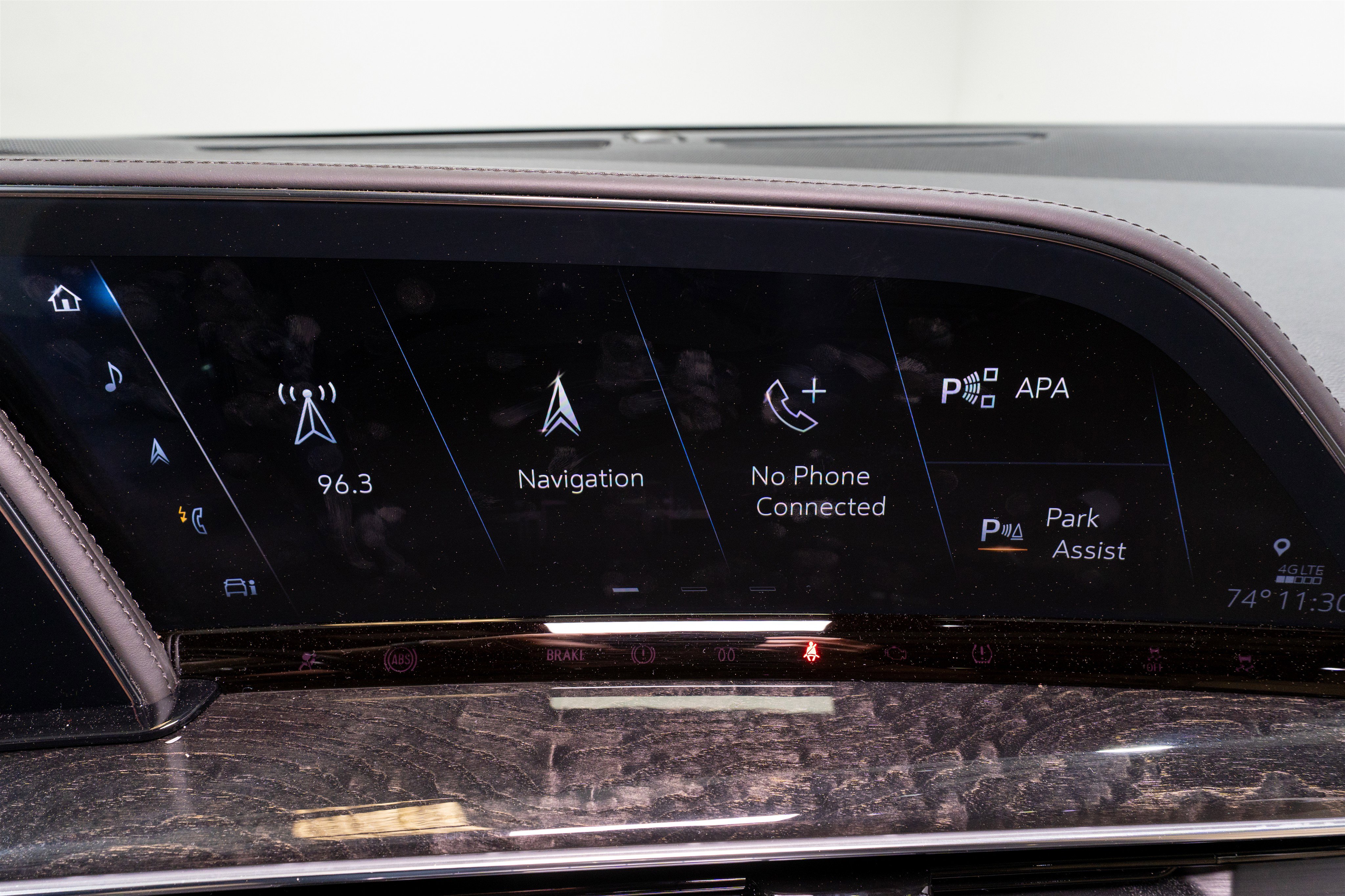 Used 2021 Cadillac Escalade Premium Luxury w/ Driver Assist Tech Package image 21