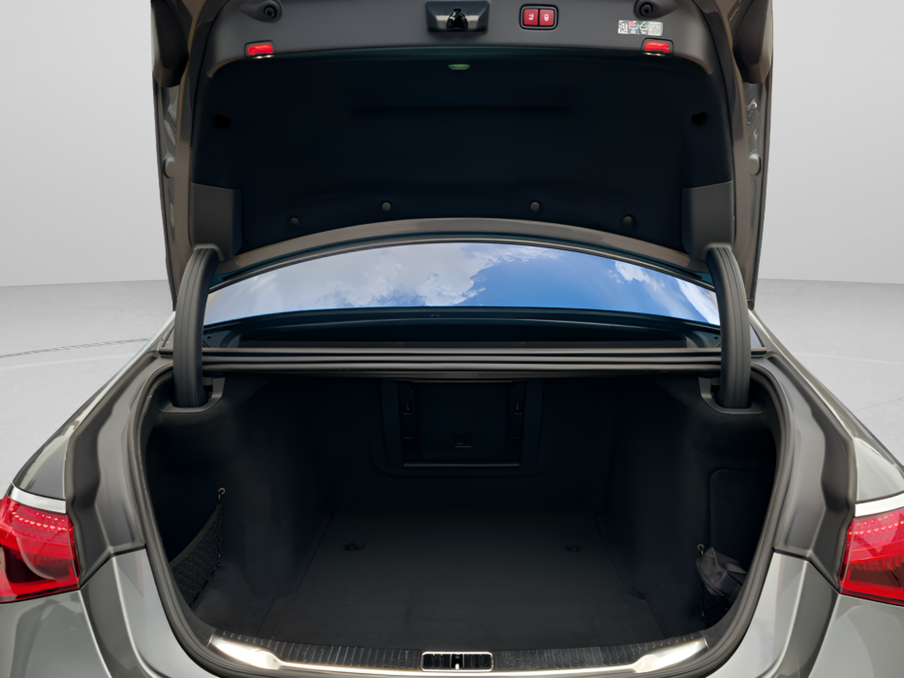 Used 2026 Mercedes-Benz S 580 4MATIC Sedan image 25