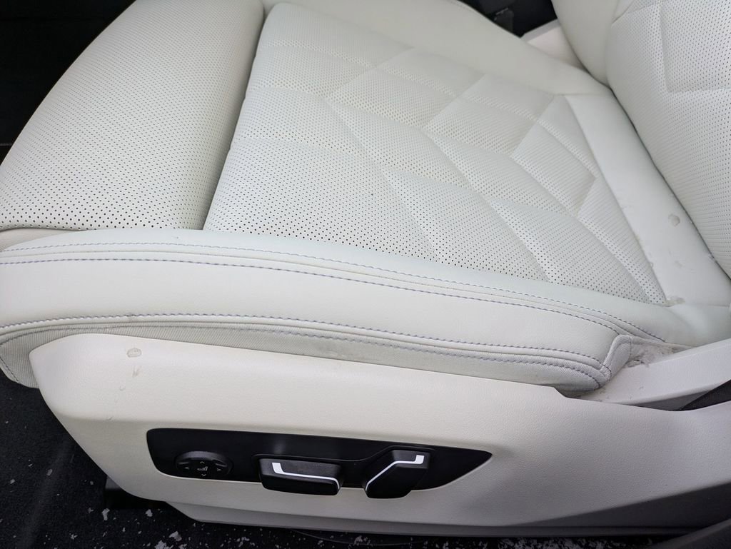 New 2026 BMW 530i xDrive w/ M Sport Package image 14