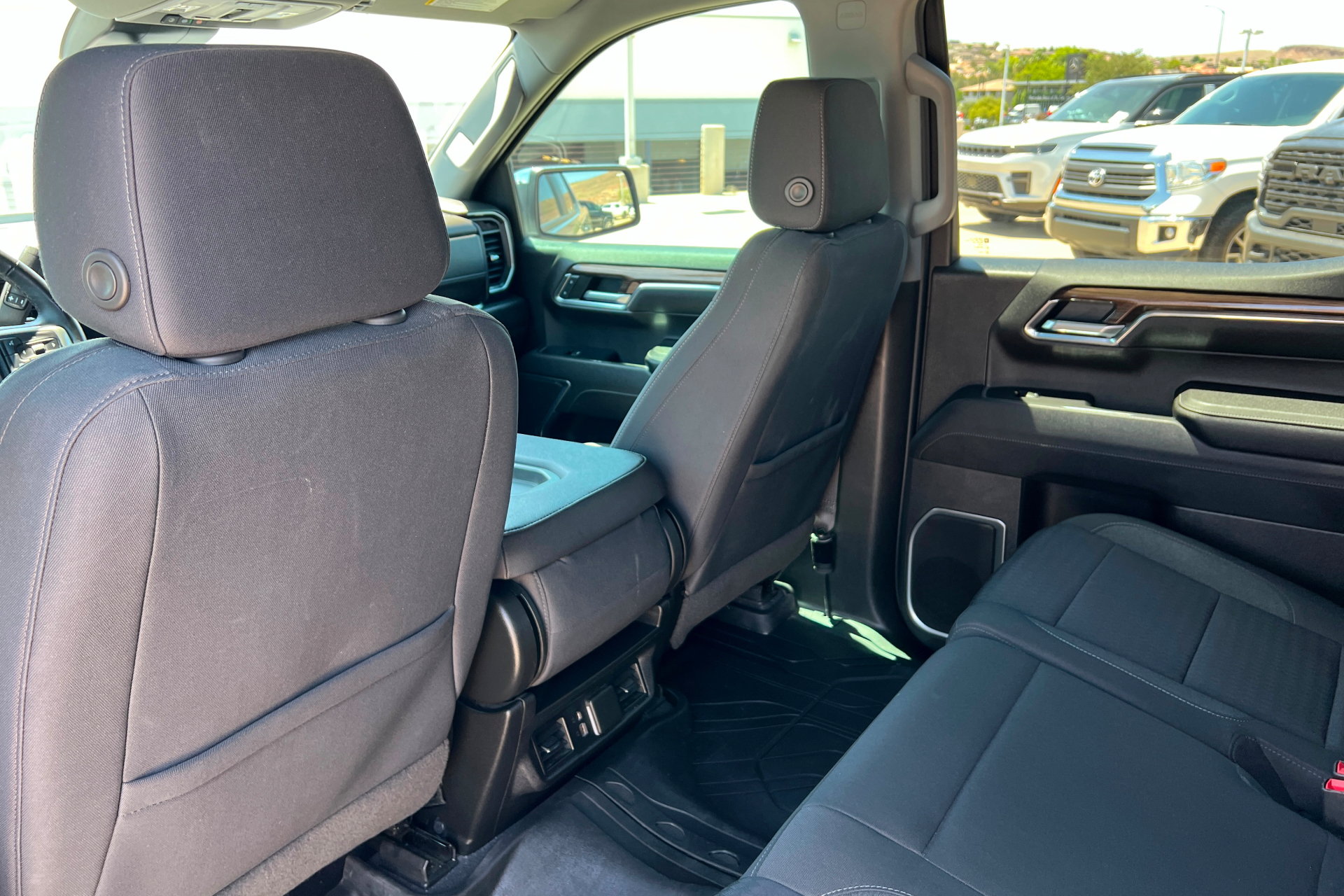 Used 2023 Chevrolet Silverado 1500 LT w/ Convenience Package II AWD/4WD image 20