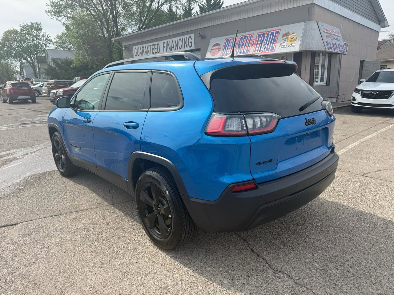 Used 2020 Jeep Cherokee Latitude Plus image 5