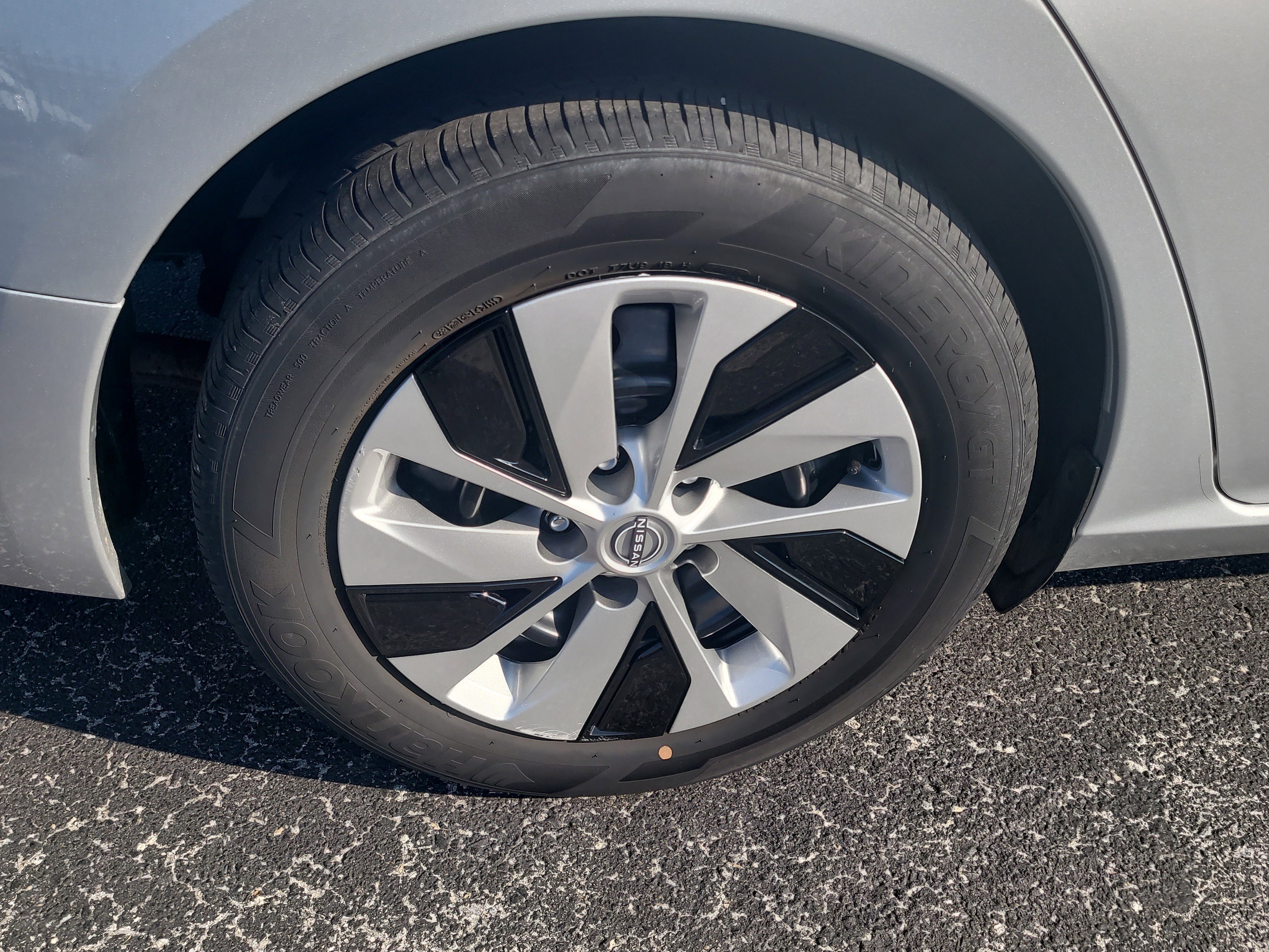 Used 2024 Nissan Altima 2.5 S image 9