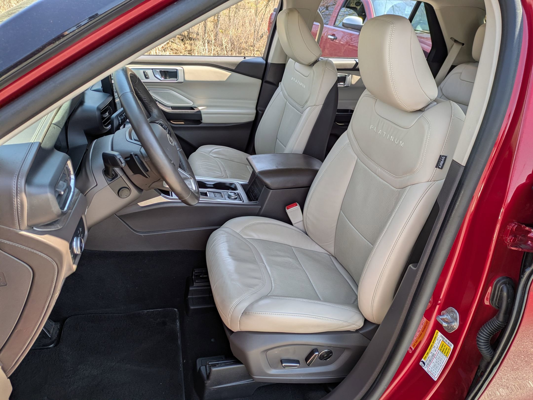 Used 2020 Ford Explorer Platinum w/ Premium Technology Package AWD/4WD image 7