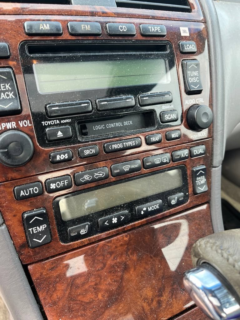 Used 2003 Toyota Avalon XLS FWD image 4