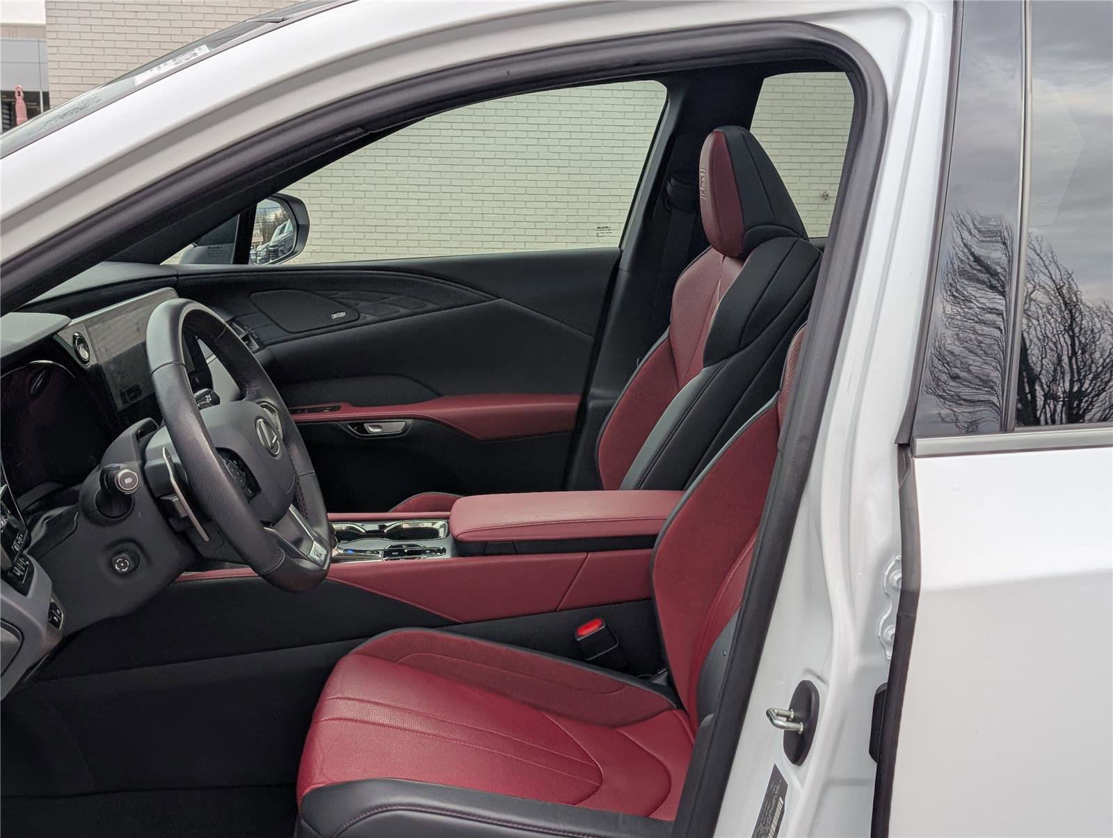 Used 2025 Lexus RX 500h F Sport w/ Convenience Package image 18