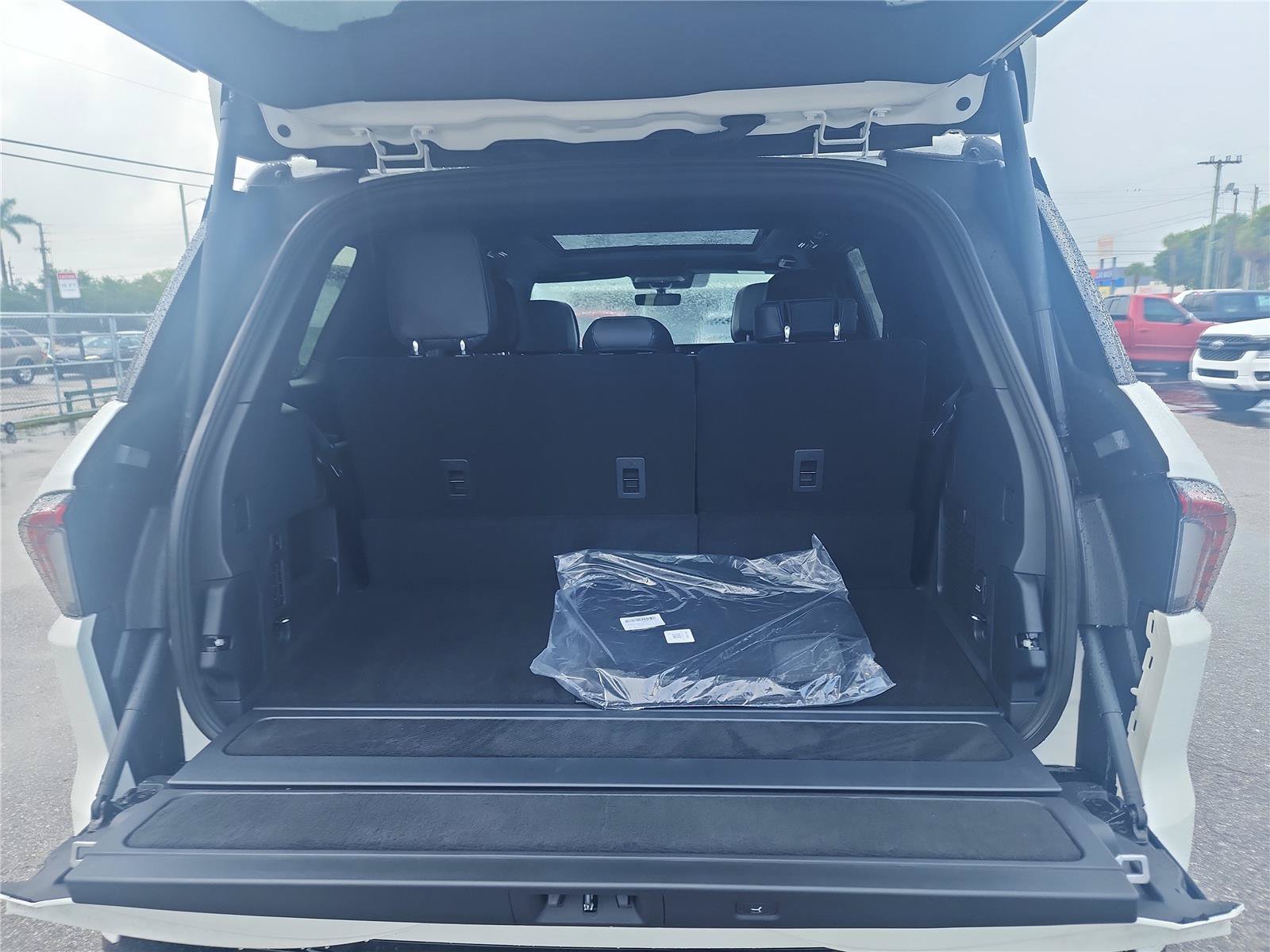 New 2027 Lincoln Navigator Reserve w/ Jet Appearance Package AWD/4WD image 19