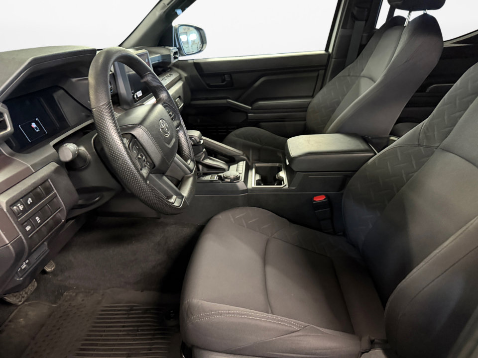 Certified 2025 Toyota Tacoma SR5 AWD/4WD image 11