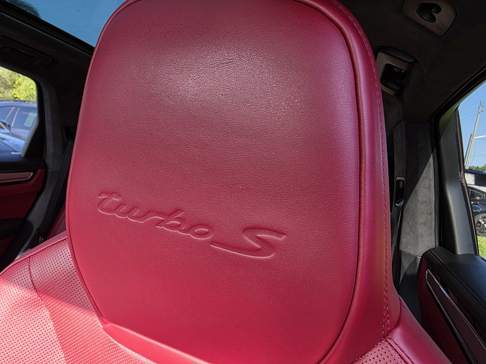 Used 2021 Porsche Cayenne Turbo S AWD/4WD image 12