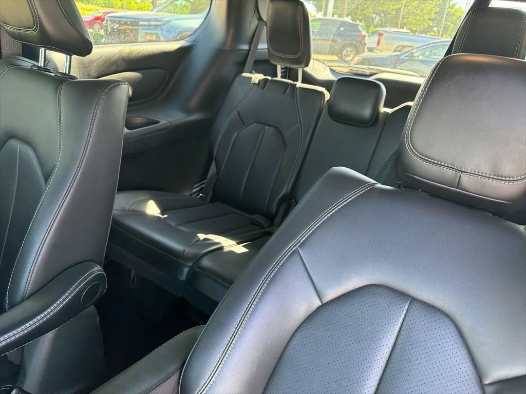 Used 2024 Chrysler Pacifica Limited FWD image 11