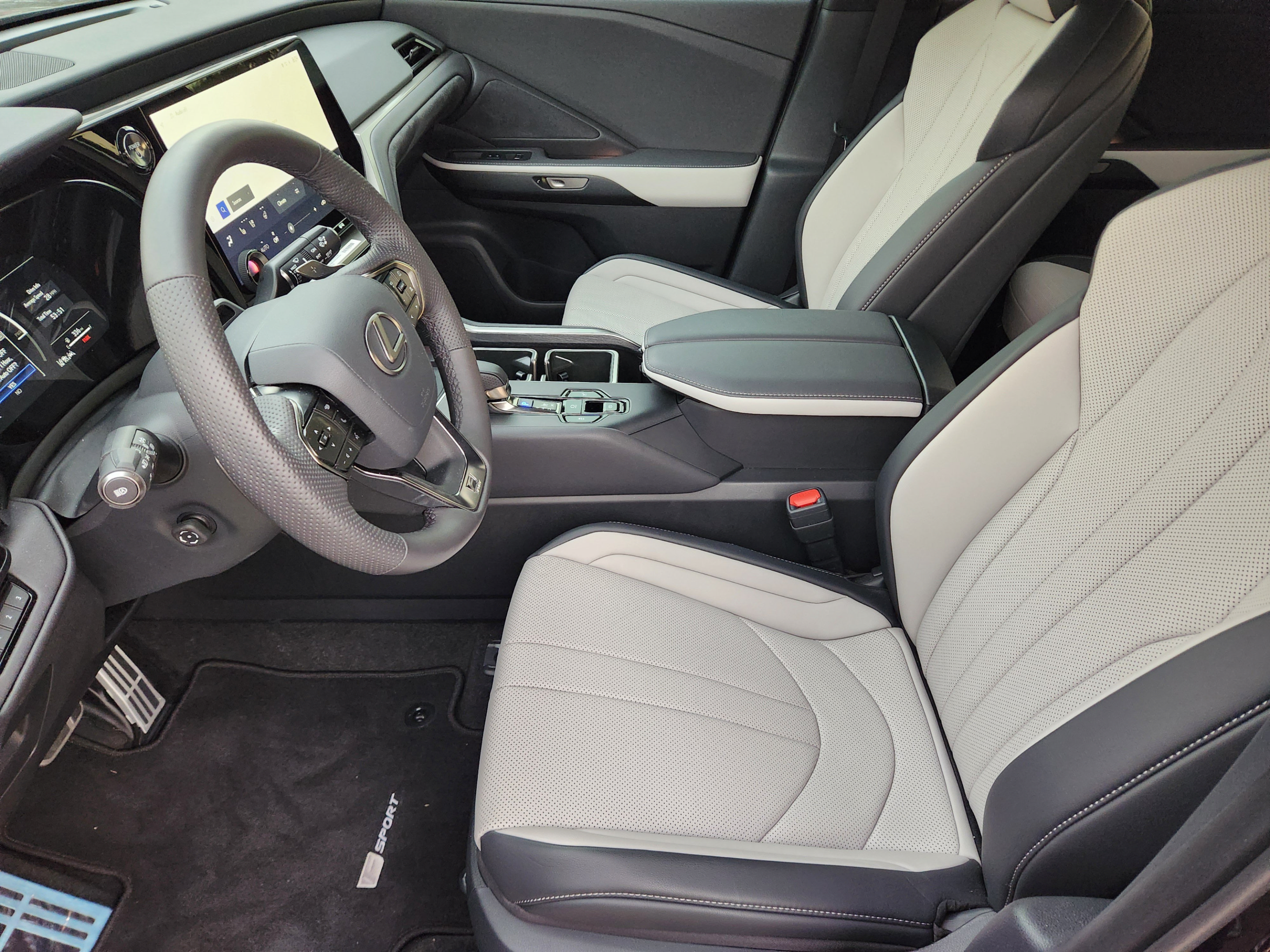 New 2026 Lexus TX 500h AWD w/ Technology Package image 5