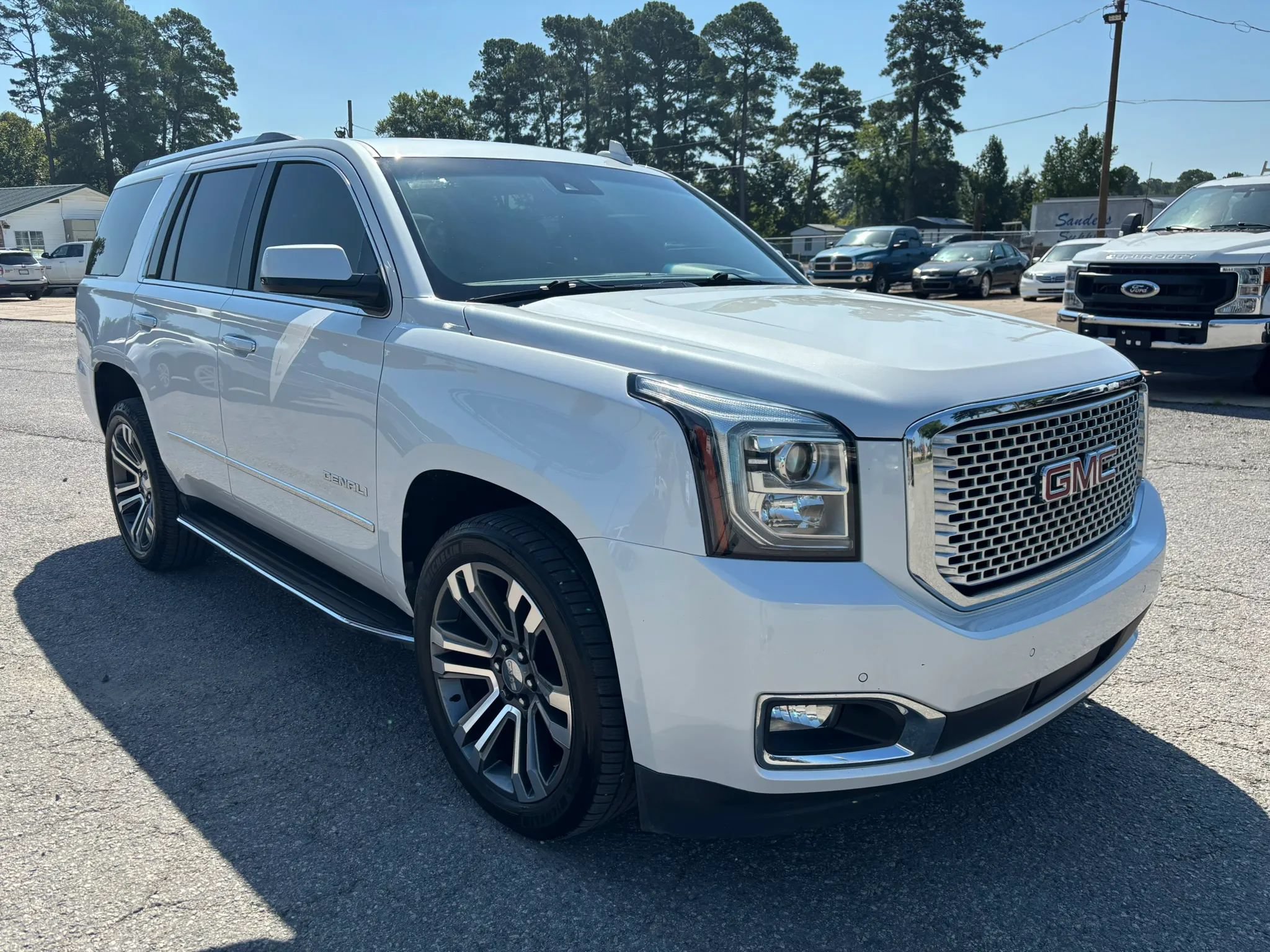 Used 2017 GMC Yukon Denali w/ Open Road Package AWD/4WD image 7