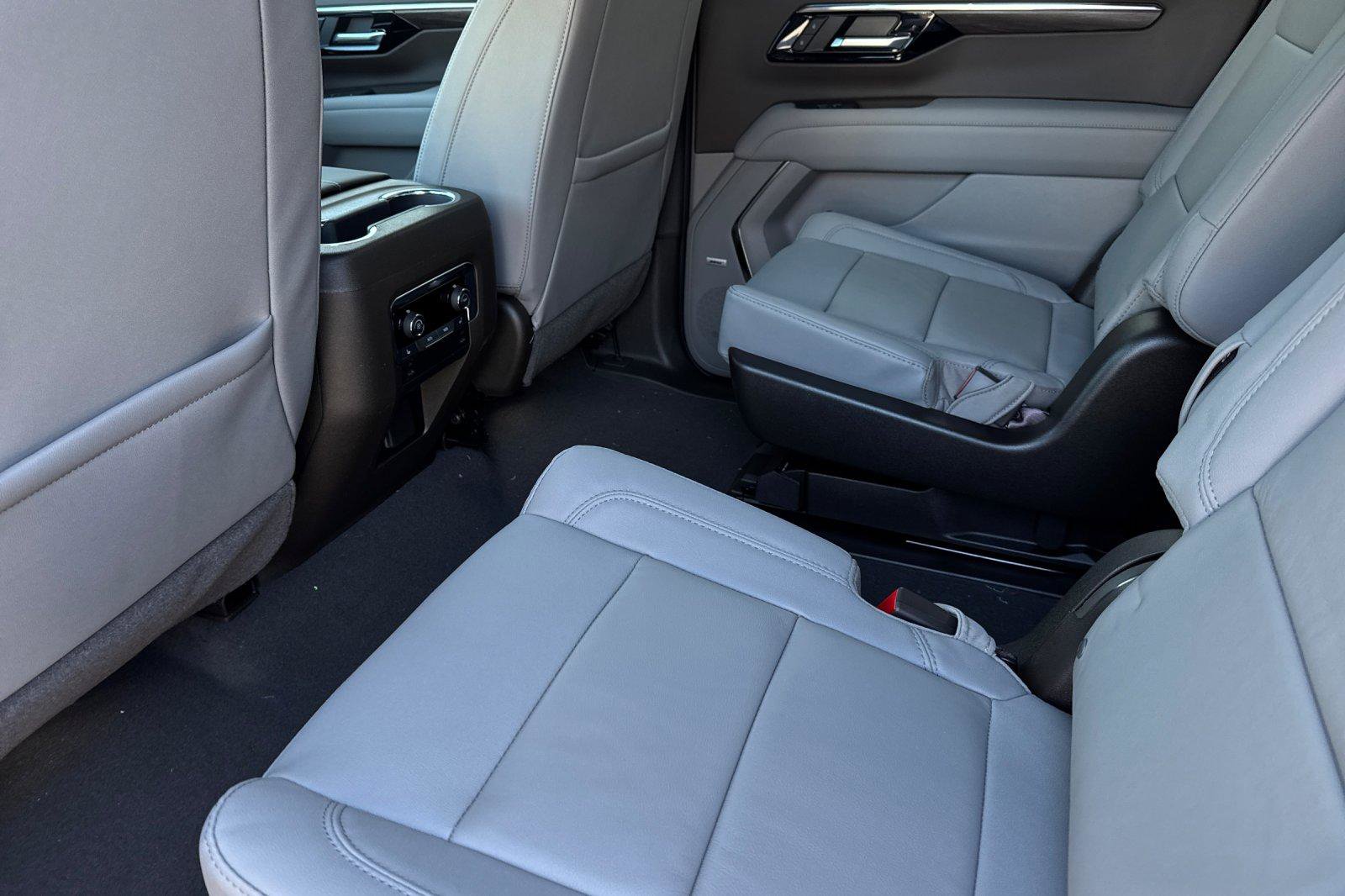 New 2026 Chevrolet Suburban LT w/ Comfort Package image 15