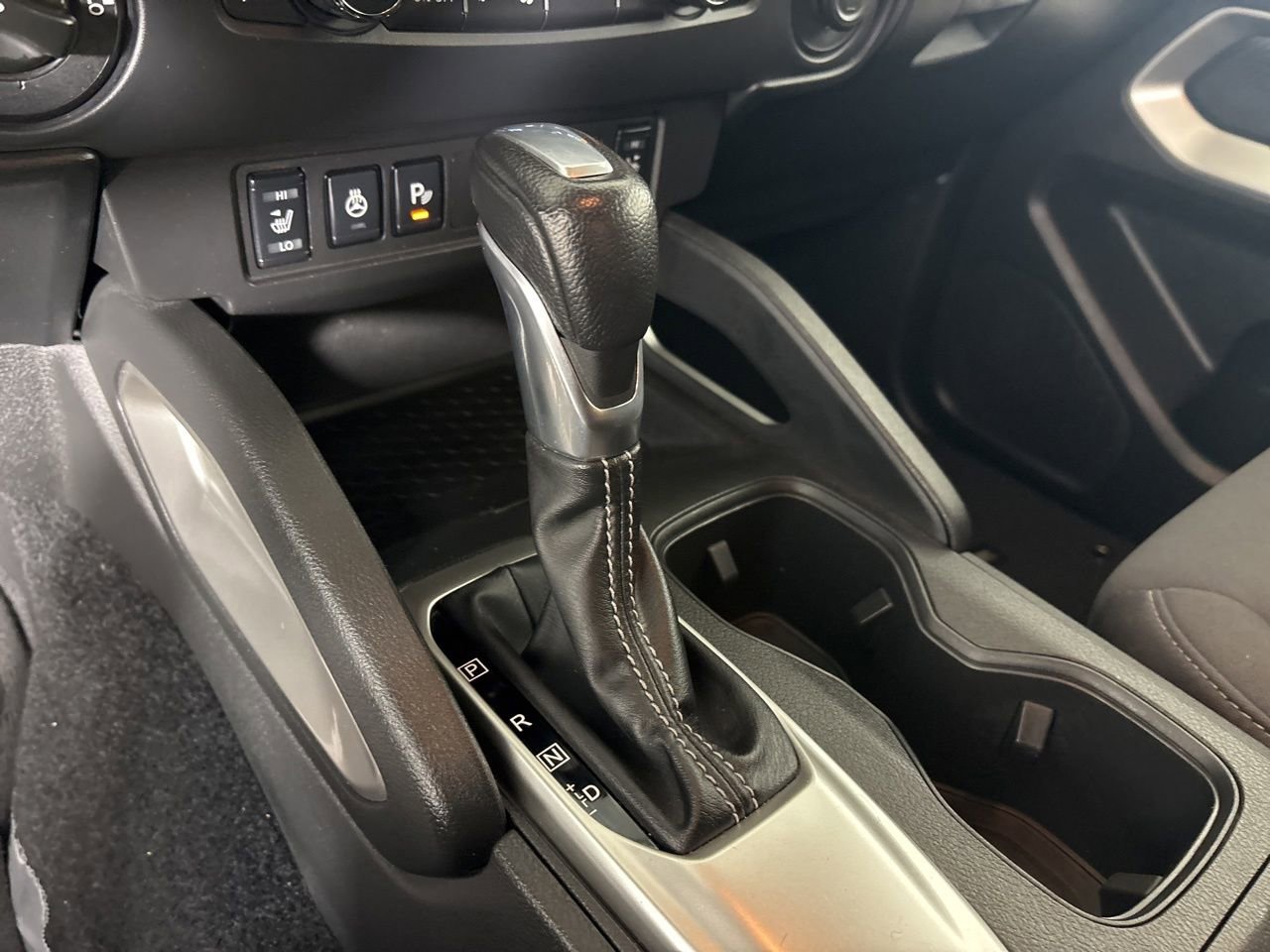 Used 2024 Nissan Frontier SV w/ SV Convenience Package image 18