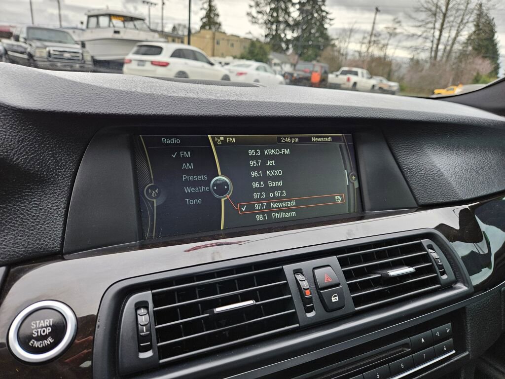 Used 2012 BMW 550i xDrive Sedan image 12