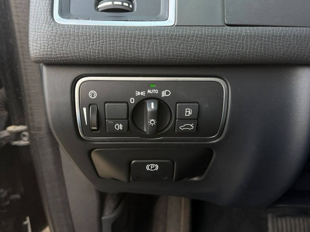 Used 2016 Volvo XC60 T5 w/ Proximity Package FWD image 20