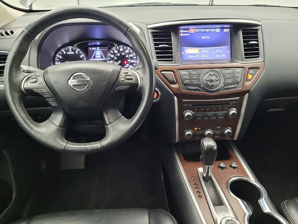 Used 2017 Nissan Pathfinder Platinum w/ Family Entertainment Package AWD/4WD image 22