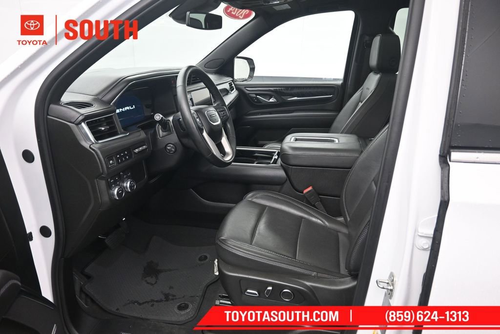 Used 2024 GMC Yukon Denali AWD/4WD image 9