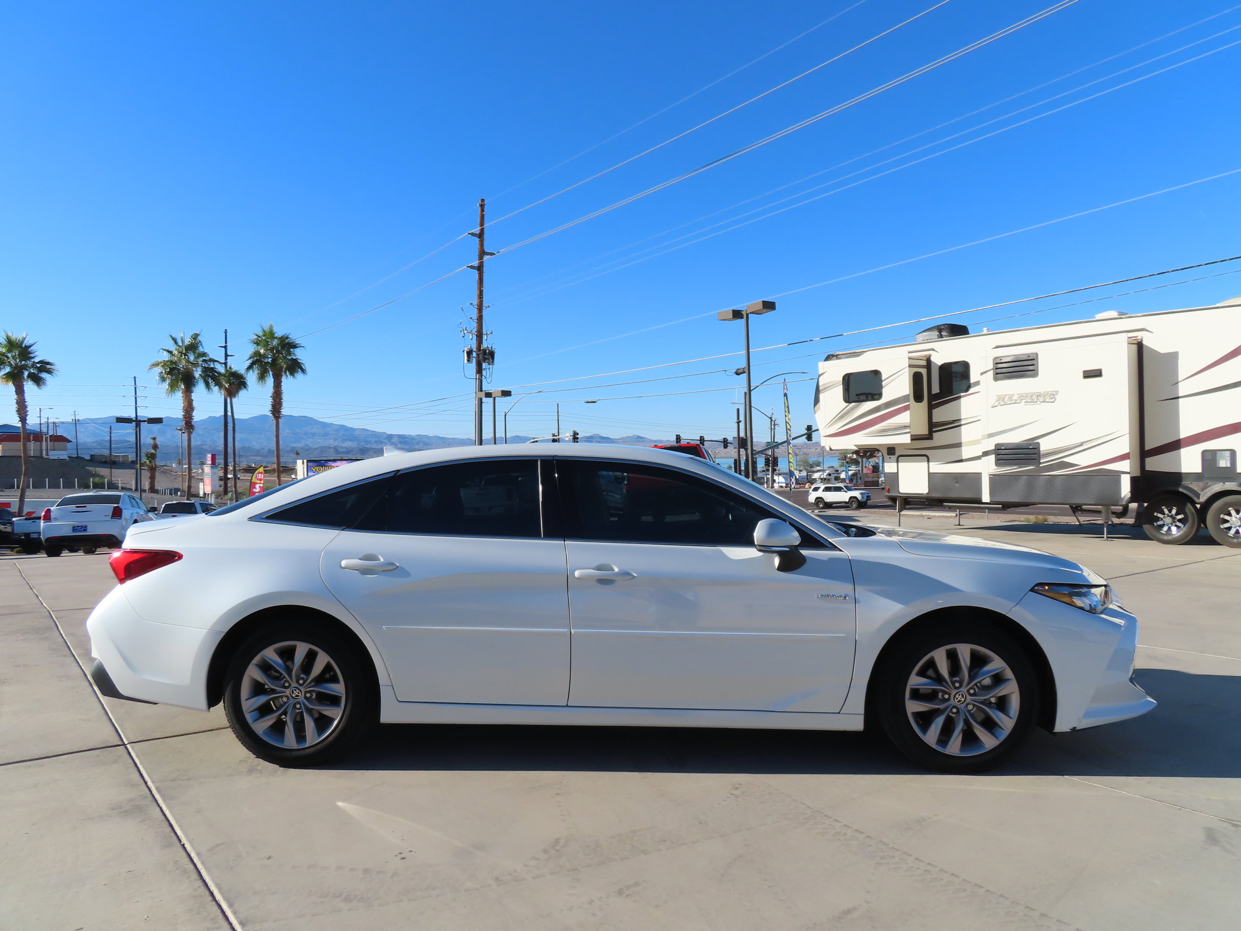 Used 2021 Toyota Avalon XLE image 9