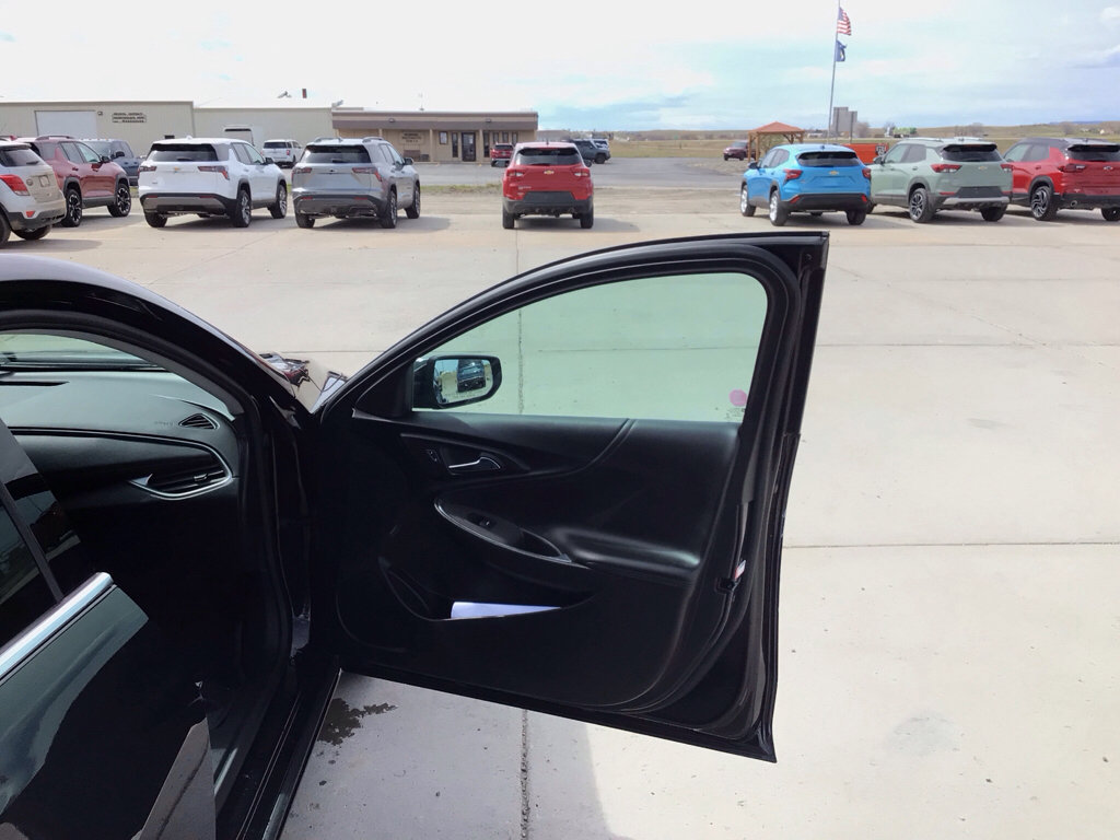 Used 2022 Chevrolet Malibu LT w/ LT Plus Package image 16