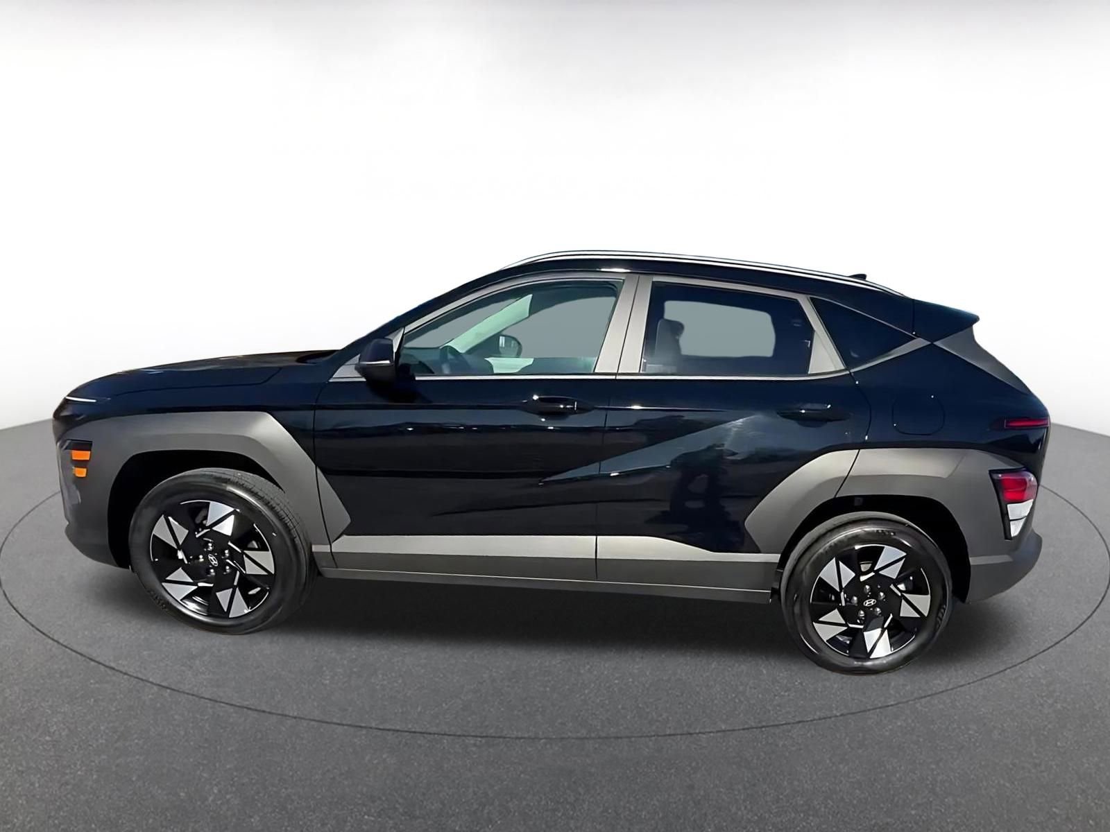 Used 2025 Hyundai Kona SEL image 9