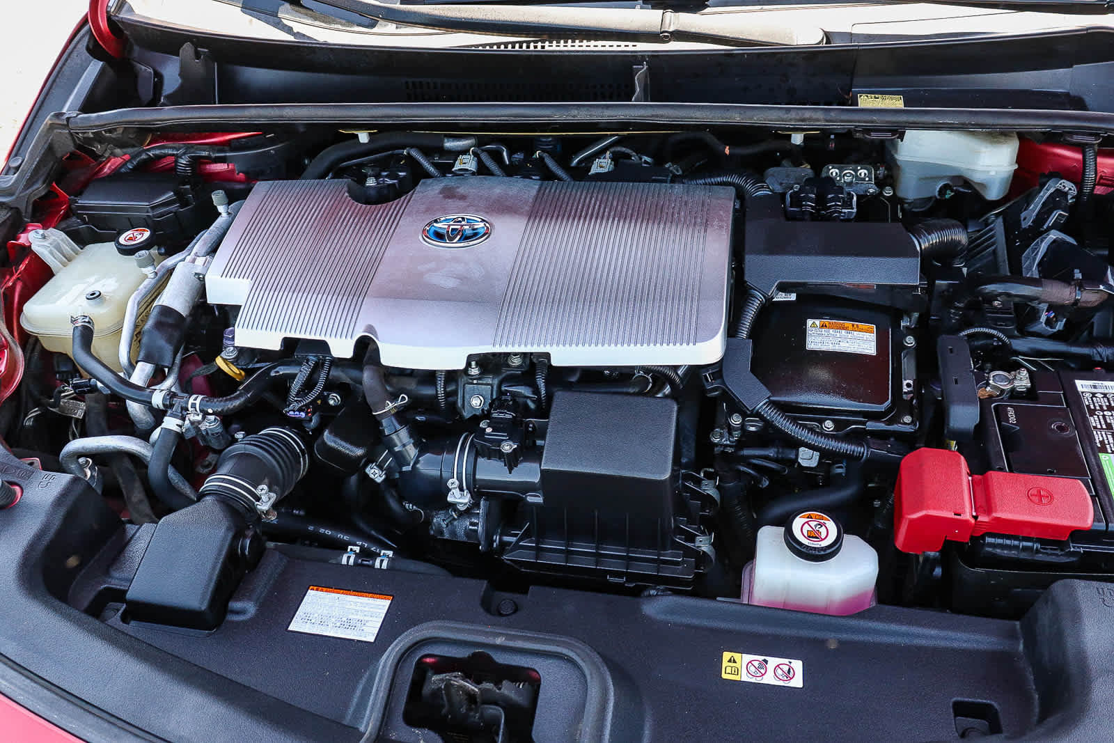 Used 2017 Toyota Prius Prime Advanced w/ Carpet Mat Package FWD image 33