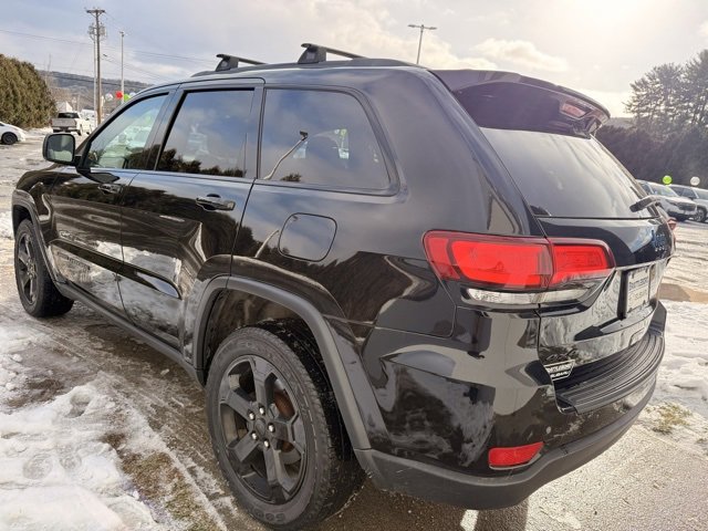 Used 2020 Jeep Grand Cherokee Laredo image 7