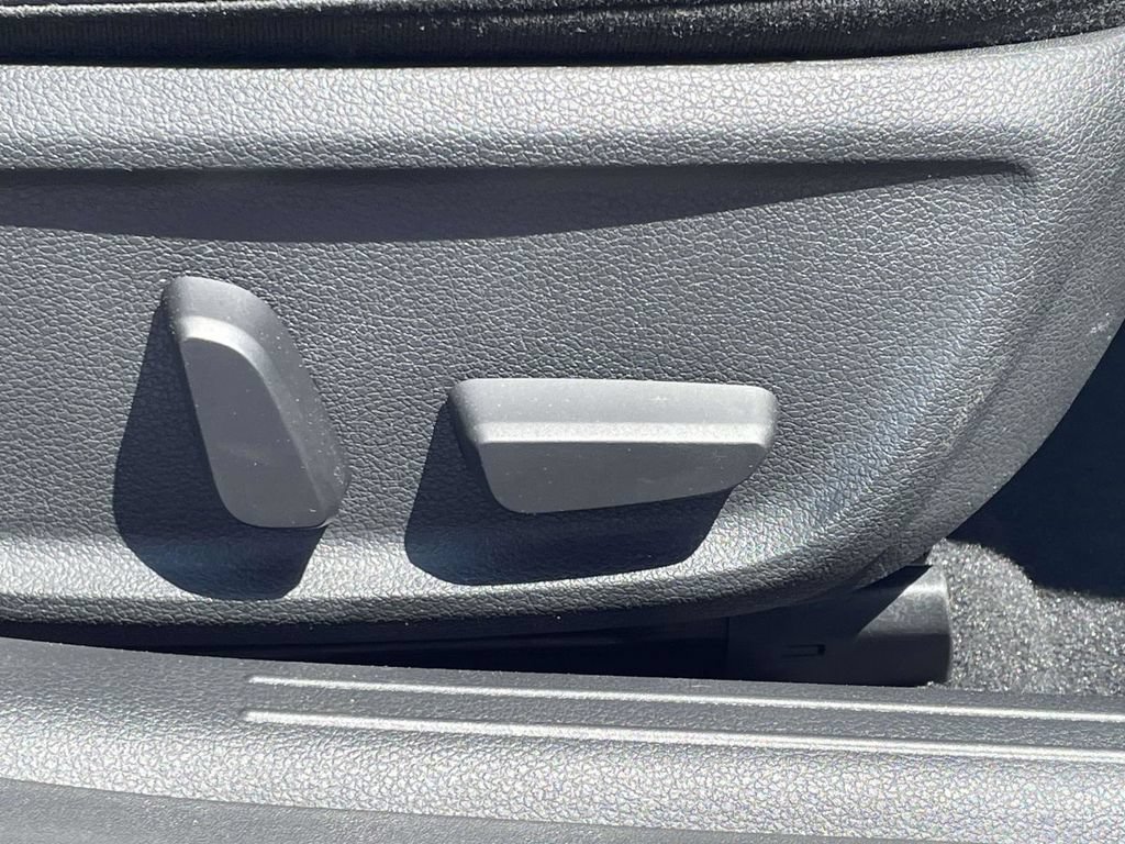 Used 2026 Genesis G70 2.5T AWD/4WD image 16