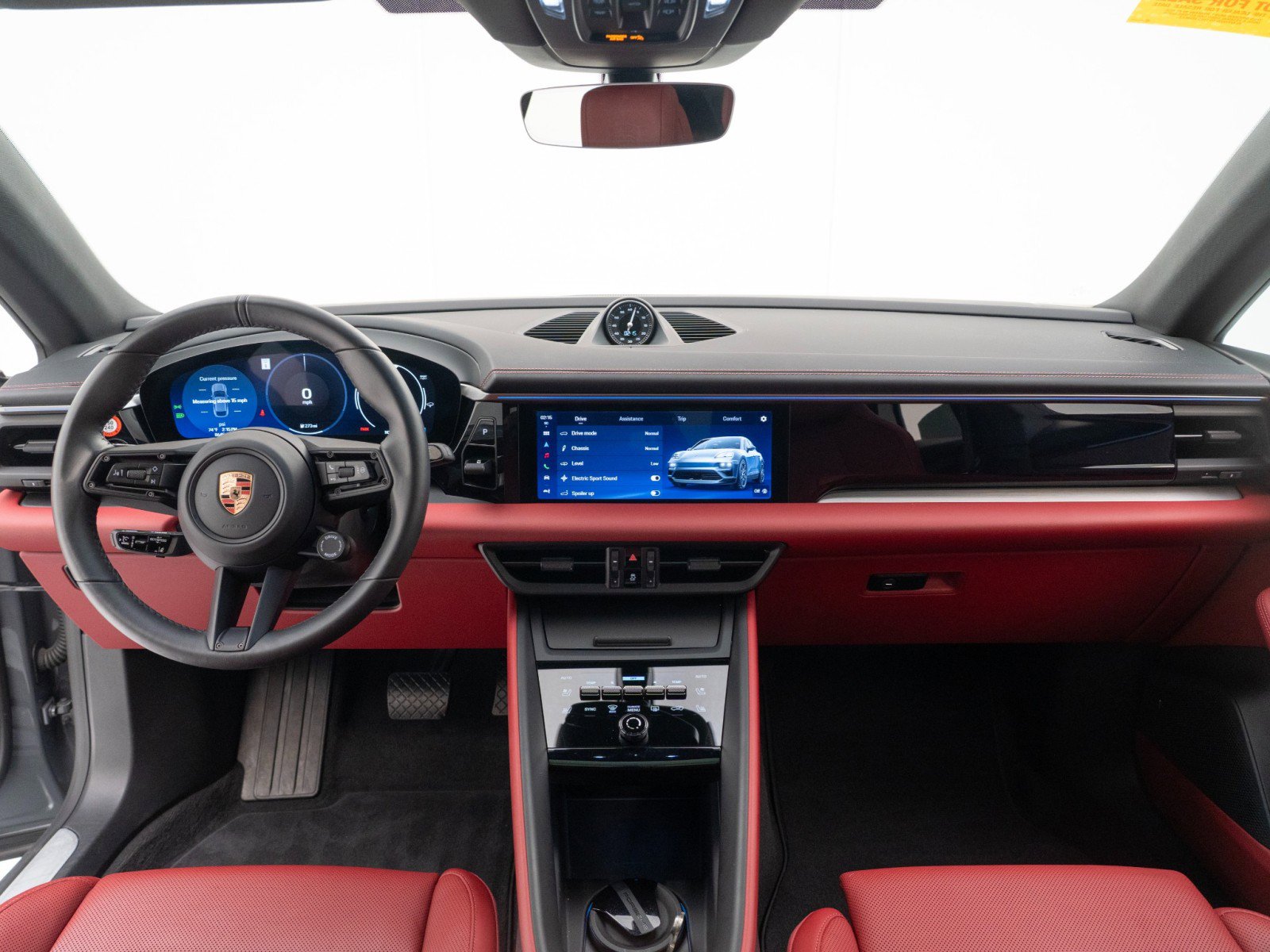 Certified 2025 Porsche Macan Electric image 31