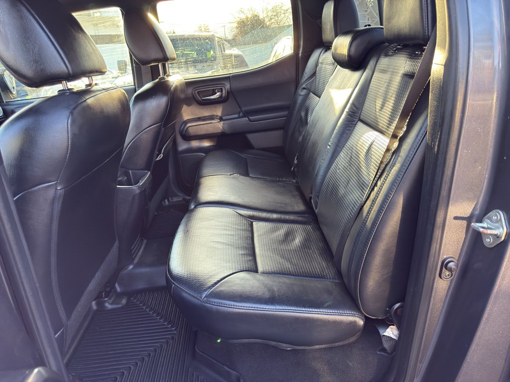 Used 2020 Toyota Tacoma TRD Sport image 12