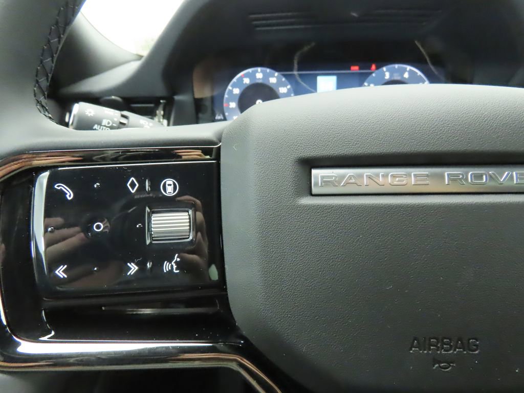 Used 2025 Land Rover Range Rover Evoque S image 11