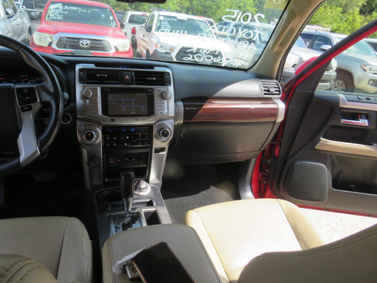 Used 2015 Toyota 4Runner Limited image 29