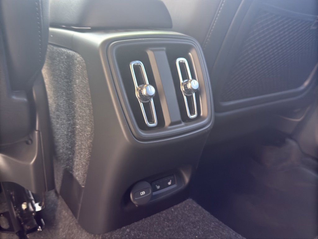 New 2025 Volvo EX40 Core w/ Climate Package AWD/4WD image 19