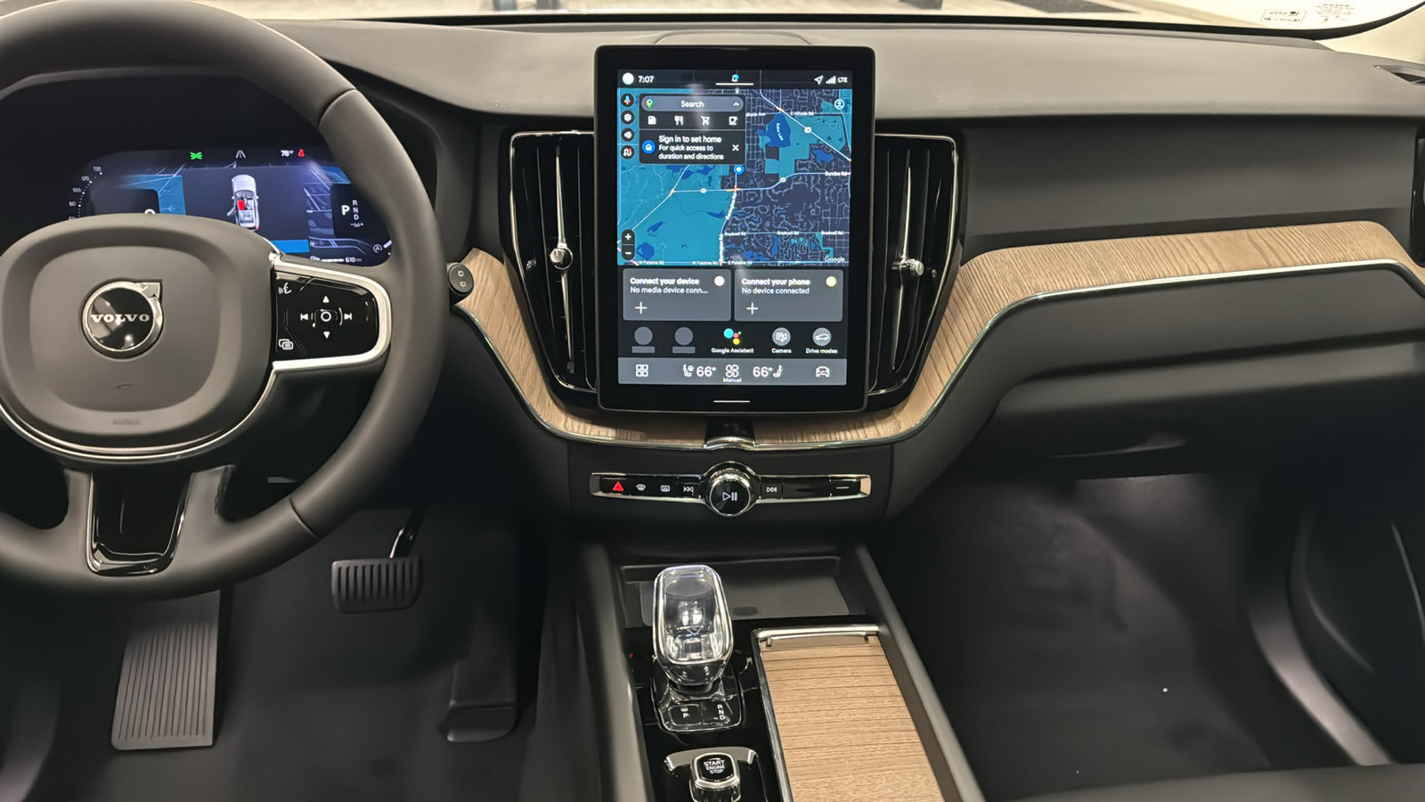 Used 2026 Volvo XC60 B5 Plus w/ Protection Package Premier image 11