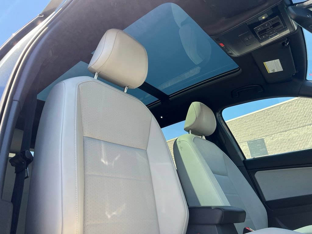Used 2020 Volkswagen Tiguan SE R-Line AWD/4WD image 25