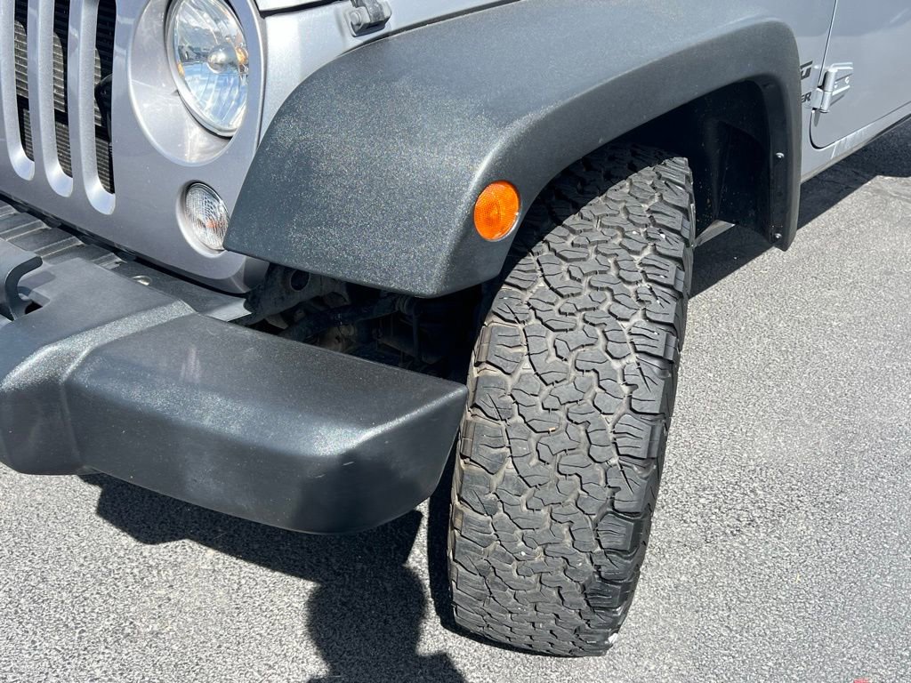 Used 2017 Jeep Wrangler Unlimited Sport AWD/4WD image 2