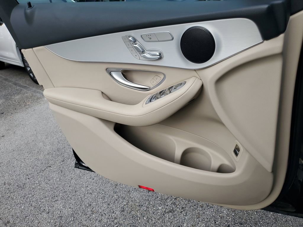 Used 2022 Mercedes-Benz GLC 300 w/ Premium Package Lite image 20