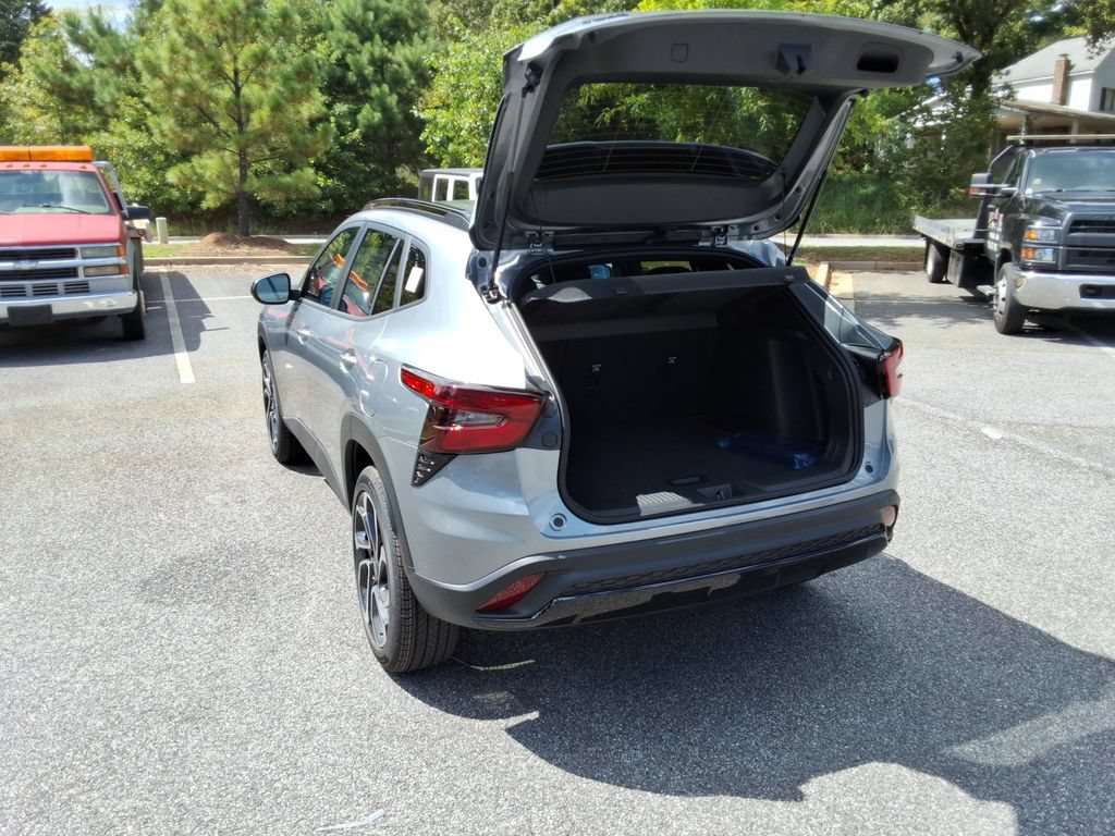 New 2026 Chevrolet Trax RS w/ Sunroof Package FWD image 13