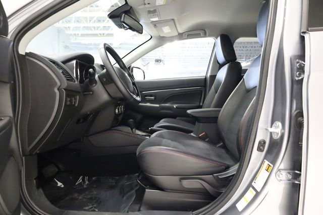 Used 2025 Mitsubishi Outlander Sport SE image 12