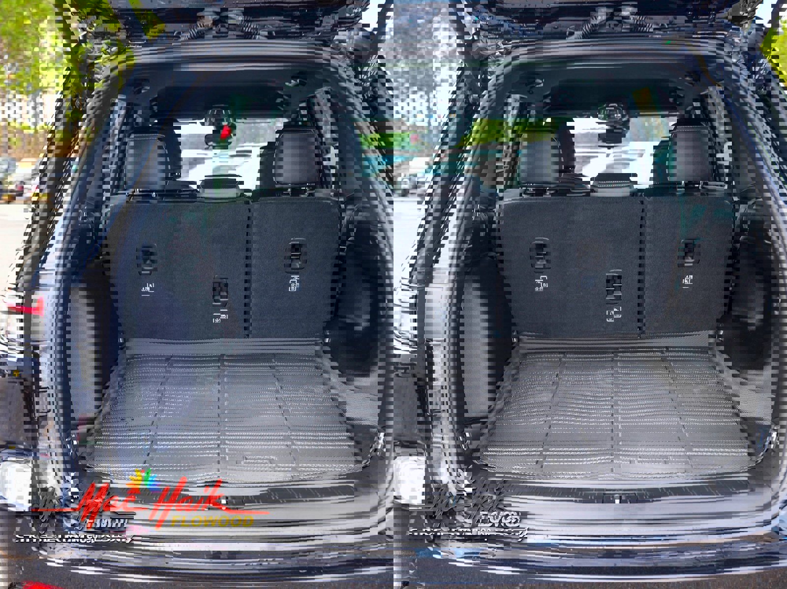 Used 2024 Jeep Grand Cherokee Limited w/ Black Appearance Package image 9