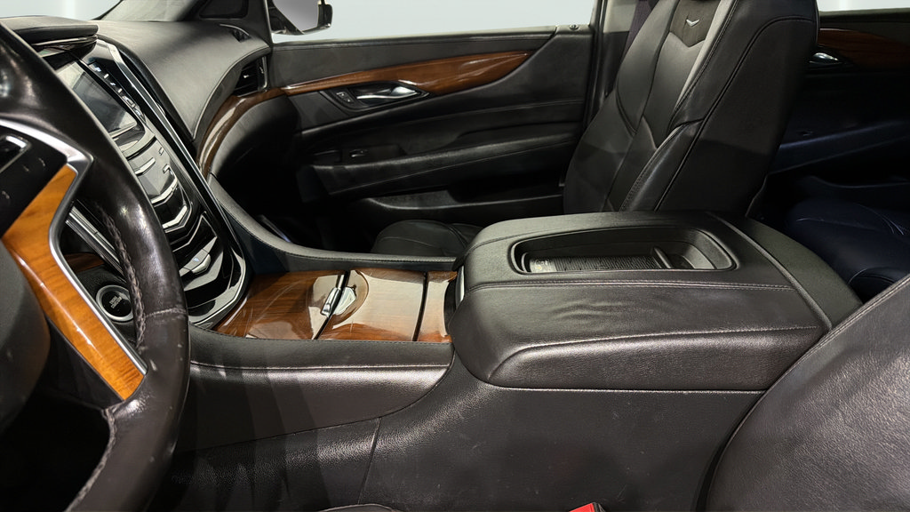 Used 2016 Cadillac Escalade ESV Luxury AWD/4WD image 25
