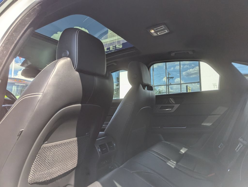 Used 2016 Jaguar XF R-Sport AWD/4WD image 42