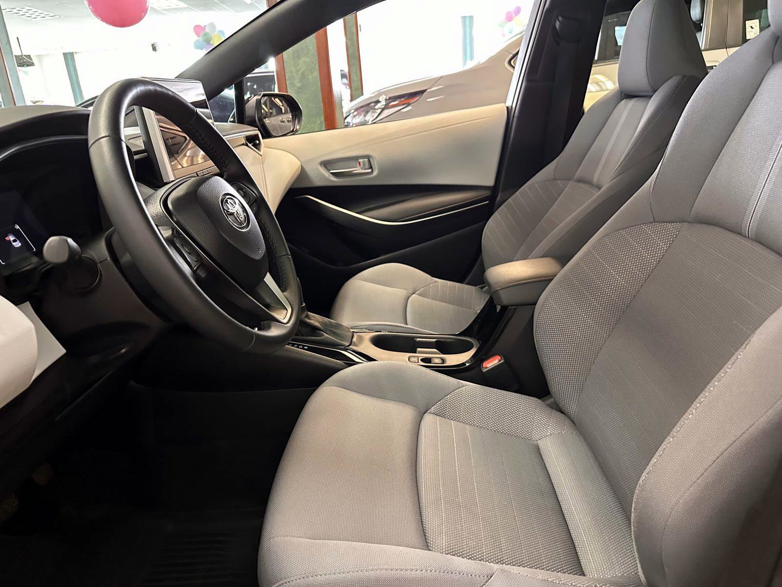 Certified 2025 Toyota Corolla SE w/ SE Premium Package image 11