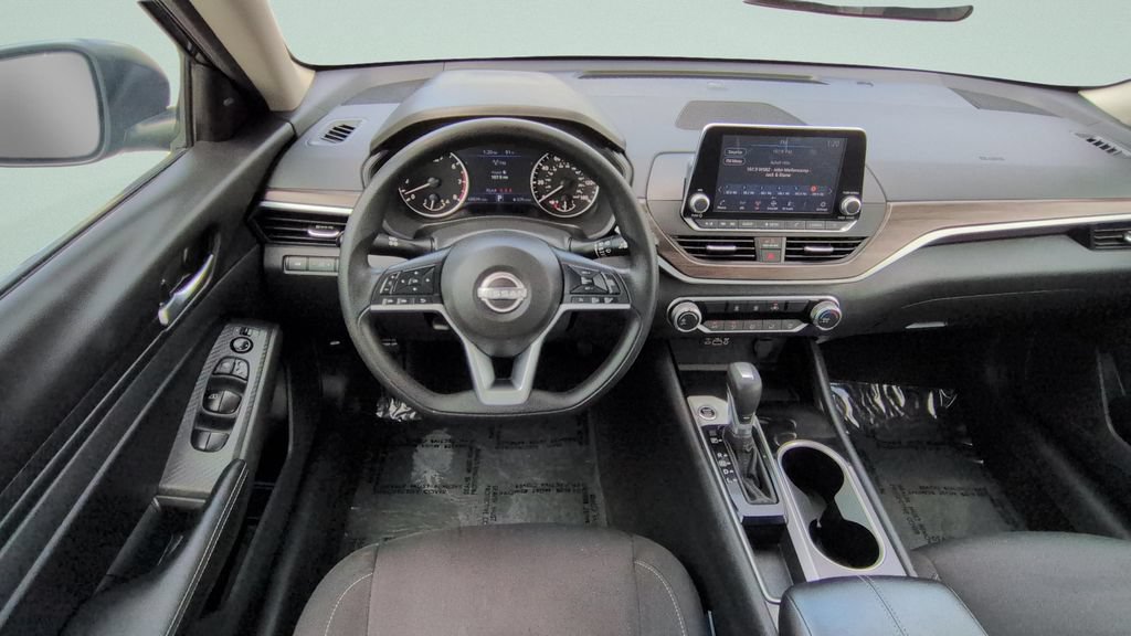 Certified 2024 Nissan Altima 2.5 SV FWD image 11