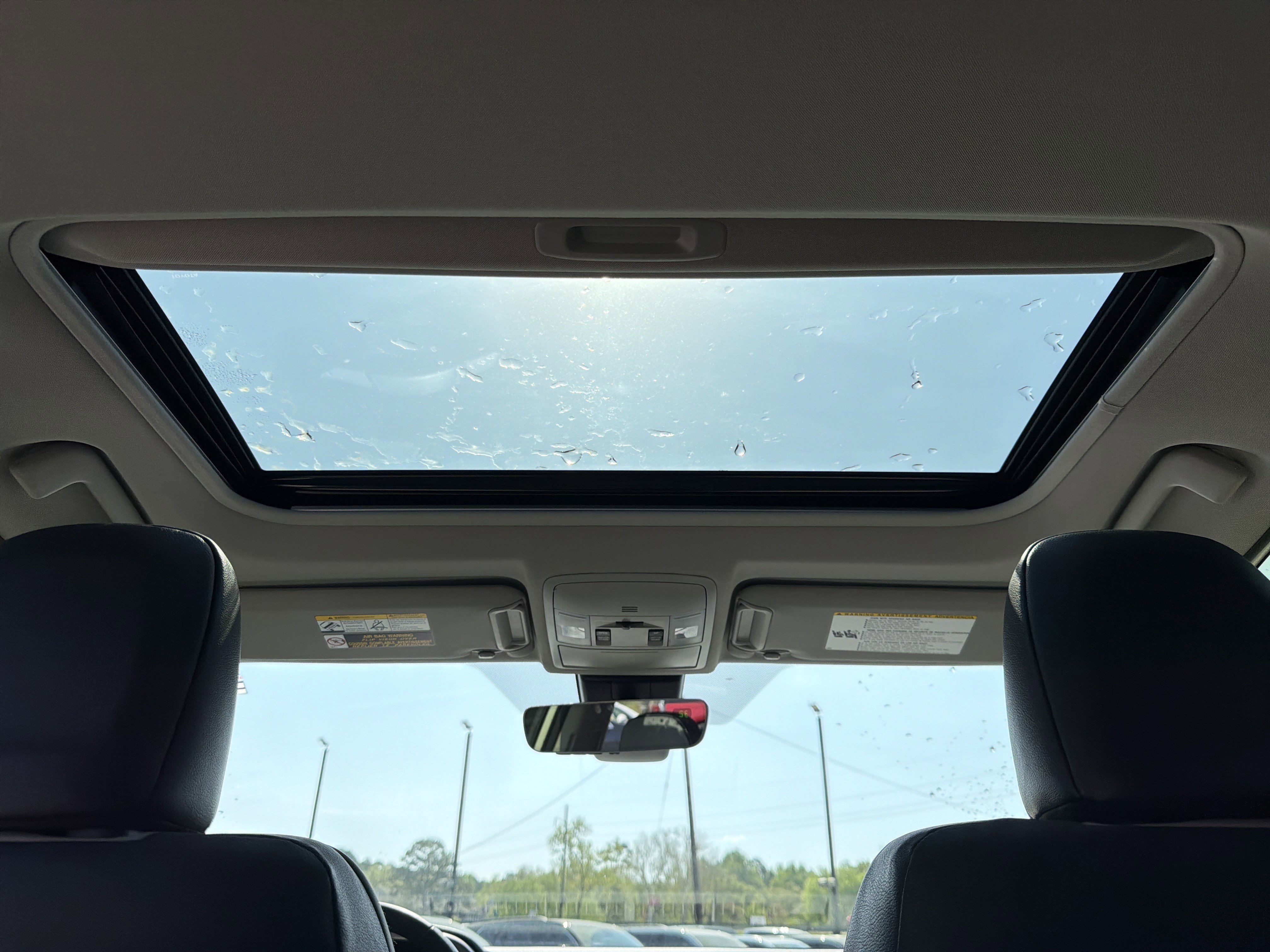 Used 2018 Toyota RAV4 Limited image 27