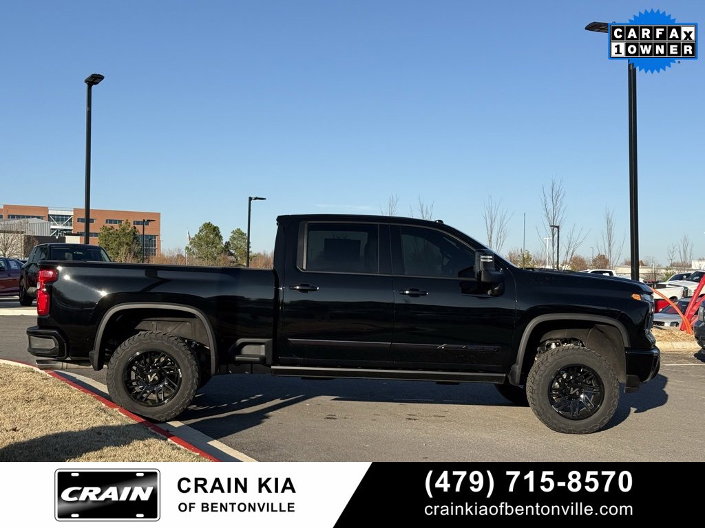Used 2024 Chevrolet Silverado 2500 High Country w/ Midnight Edition image 9