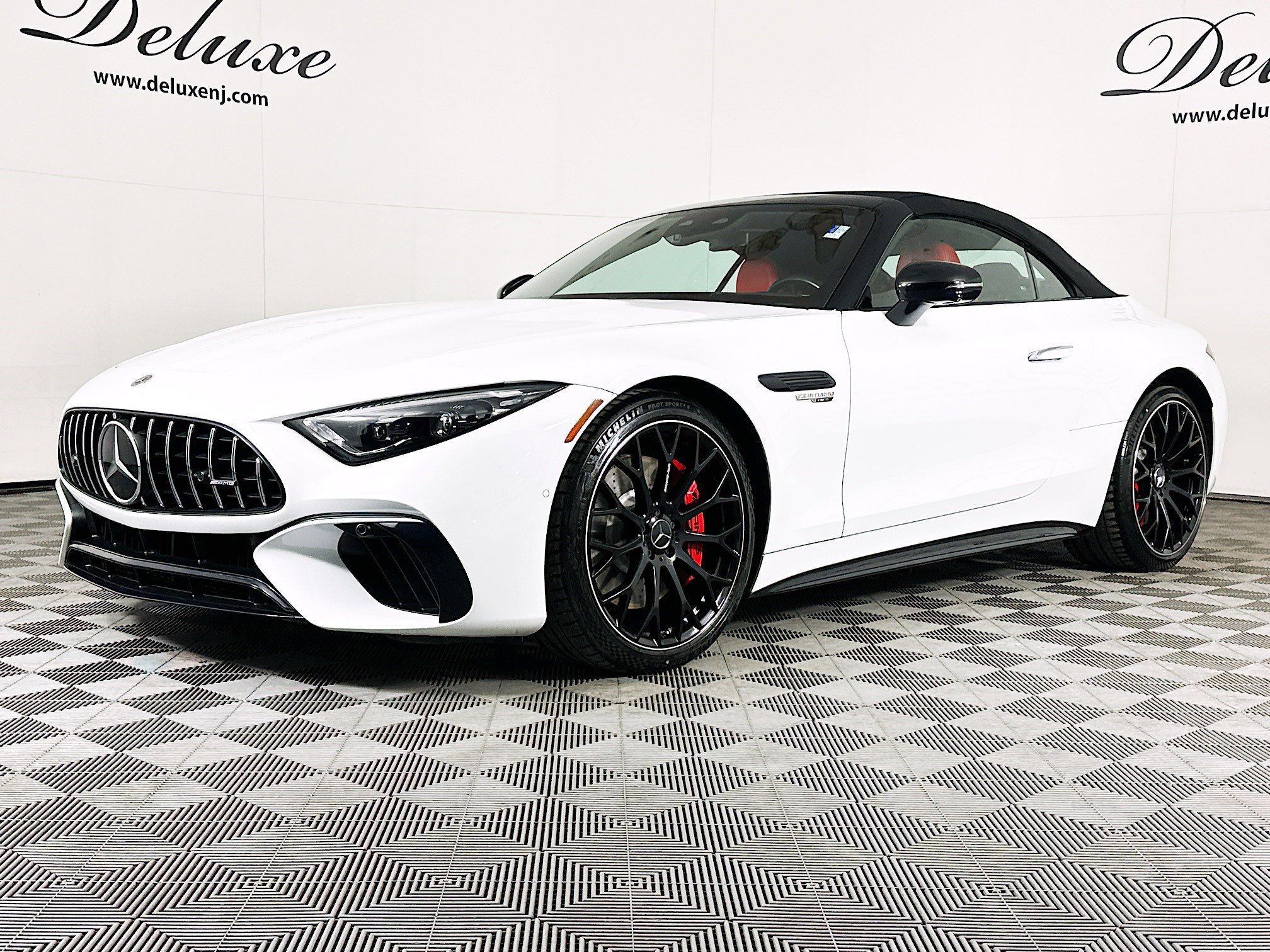 Used 2022 Mercedes-Benz SL 55 AMG 4MATIC w/ Driver Assistance Package image 3