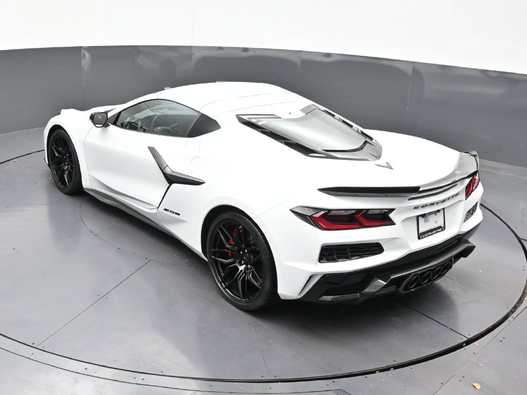 Used 2027 Chevrolet Corvette Z06 RWD image 20